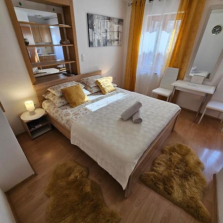 Studios Magnolia Trogir Exterior foto